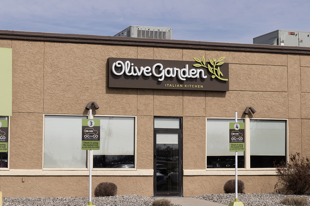 Is Olive Garden Open On Christmas Eve 2023? Olive Garden Christmas Day